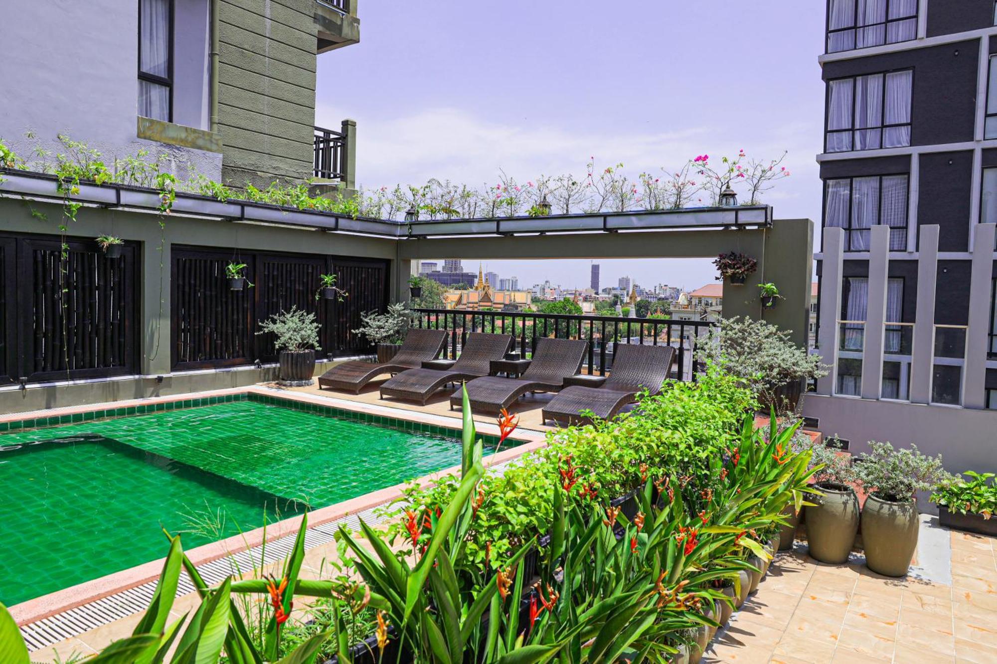 Apsor Palace Hotel Phnom Penh Exterior foto